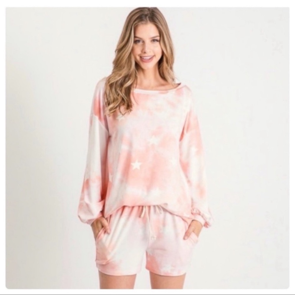 🩷 New Pink And White Star Print Tie Dye French Terry Long Sleeve Tpo🩷 - Picture 9 of 9
